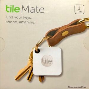 TILE MATE TRACKER
The Bluetooth tracker for keys, bags & more!!  NWOT Sealed👍🏻